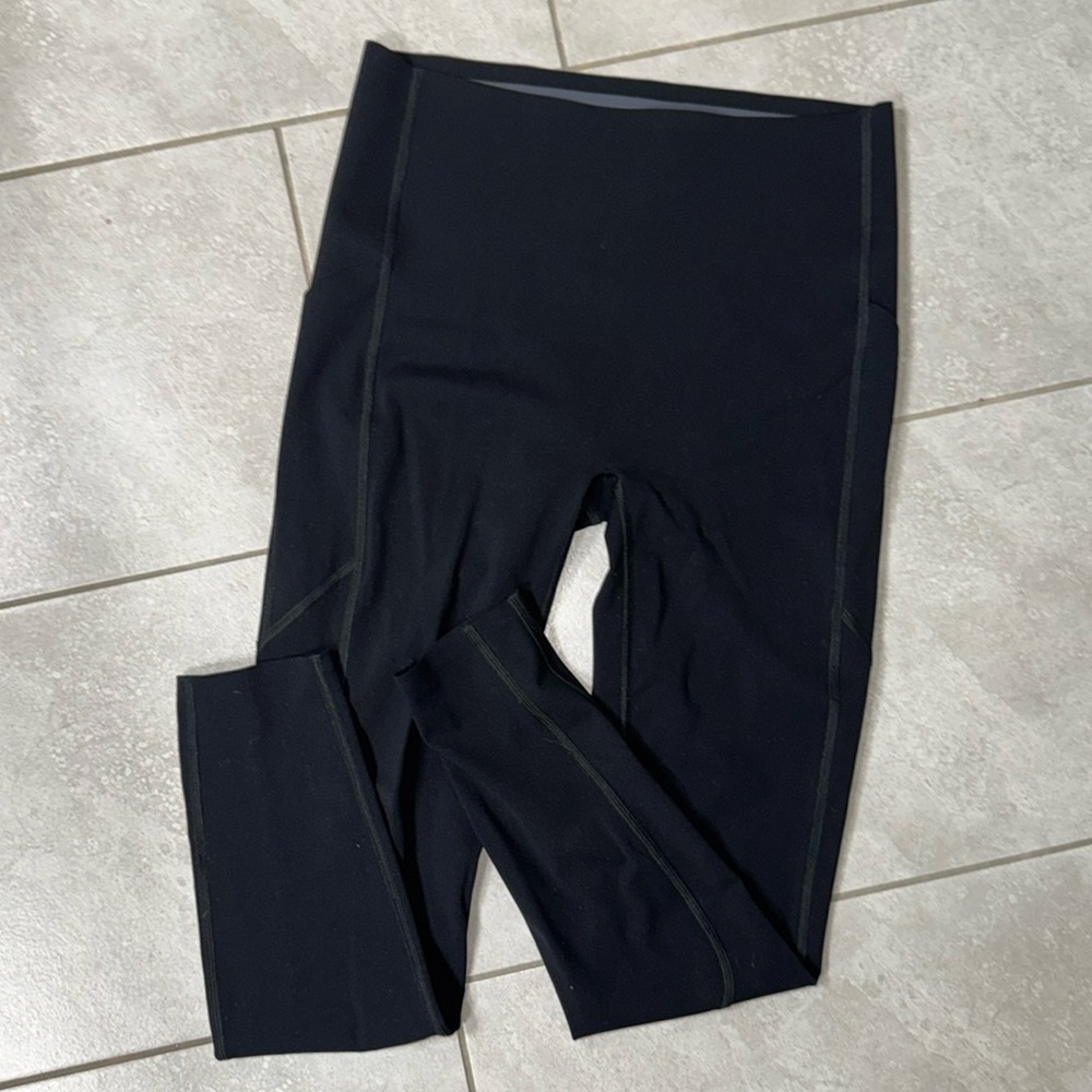SPANX Leggings Every.Wear Knockout Leggings with Pocket medium.